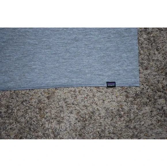 Patagonia Men's M Gray Performance Logo T‑Shirt Short Sleeve Hiking Outdoor - Picture 3 of 5